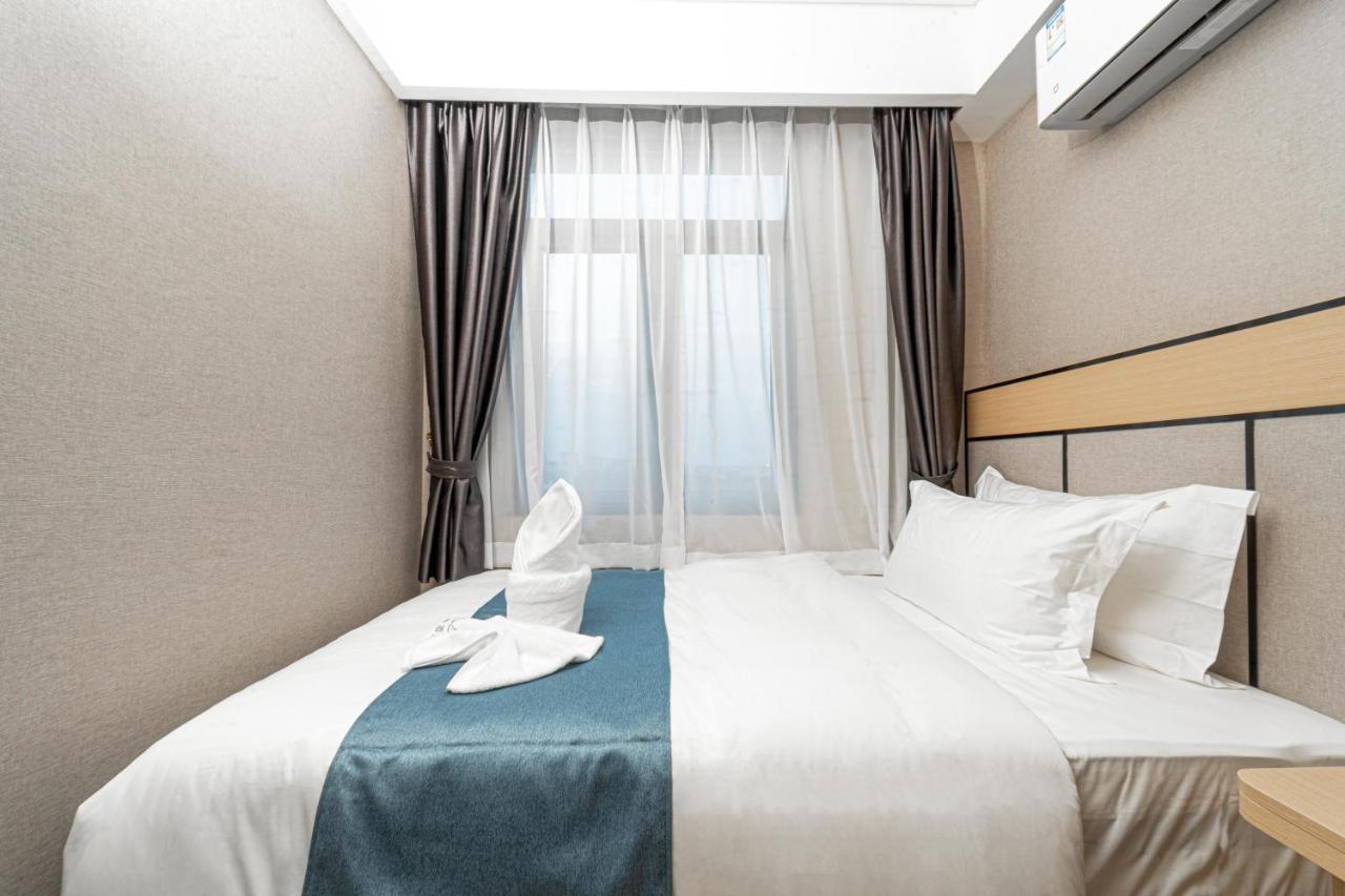 Ark Hotel Phnom Penh Bagian luar foto