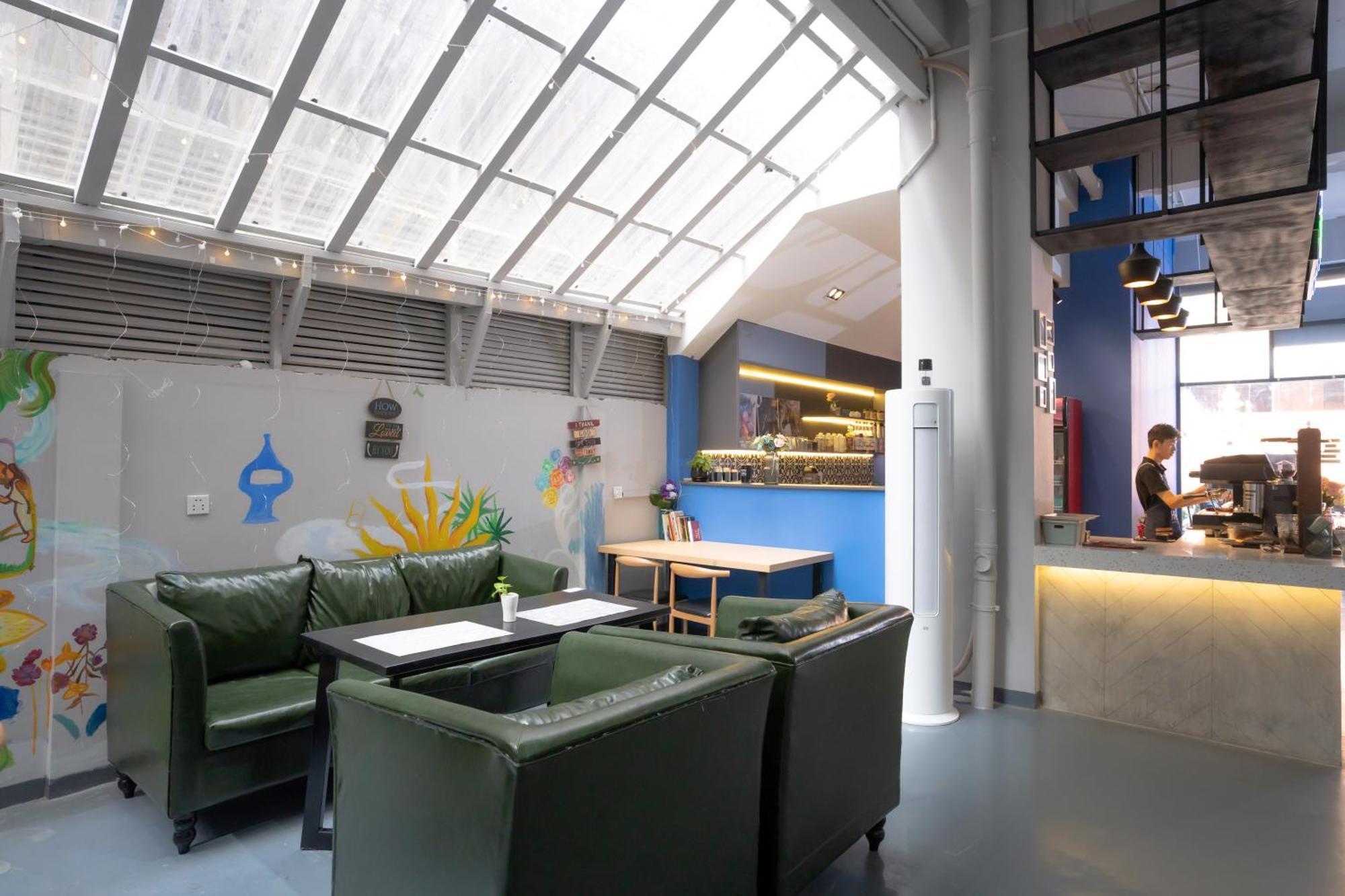 Ark Hotel Phnom Penh Bagian luar foto