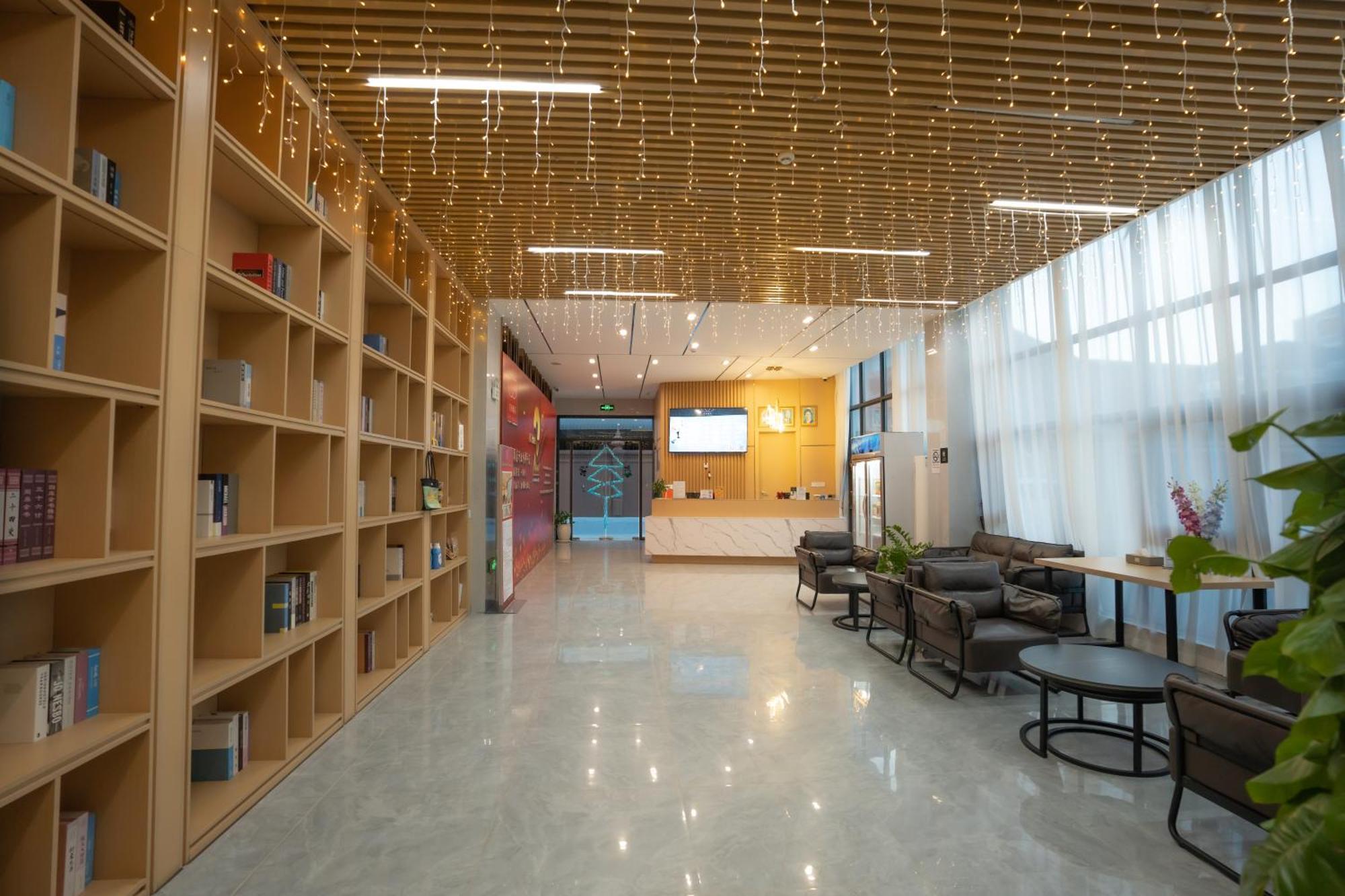 Ark Hotel Phnom Penh Bagian luar foto