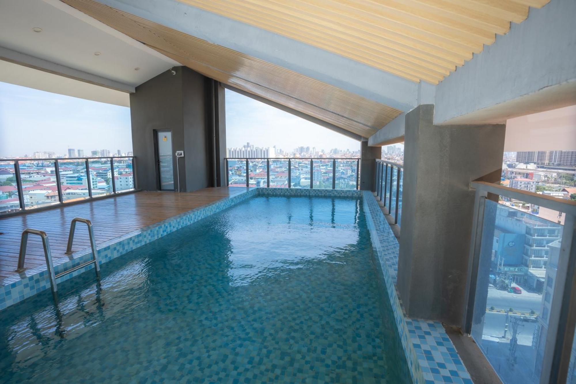 Ark Hotel Phnom Penh Bagian luar foto