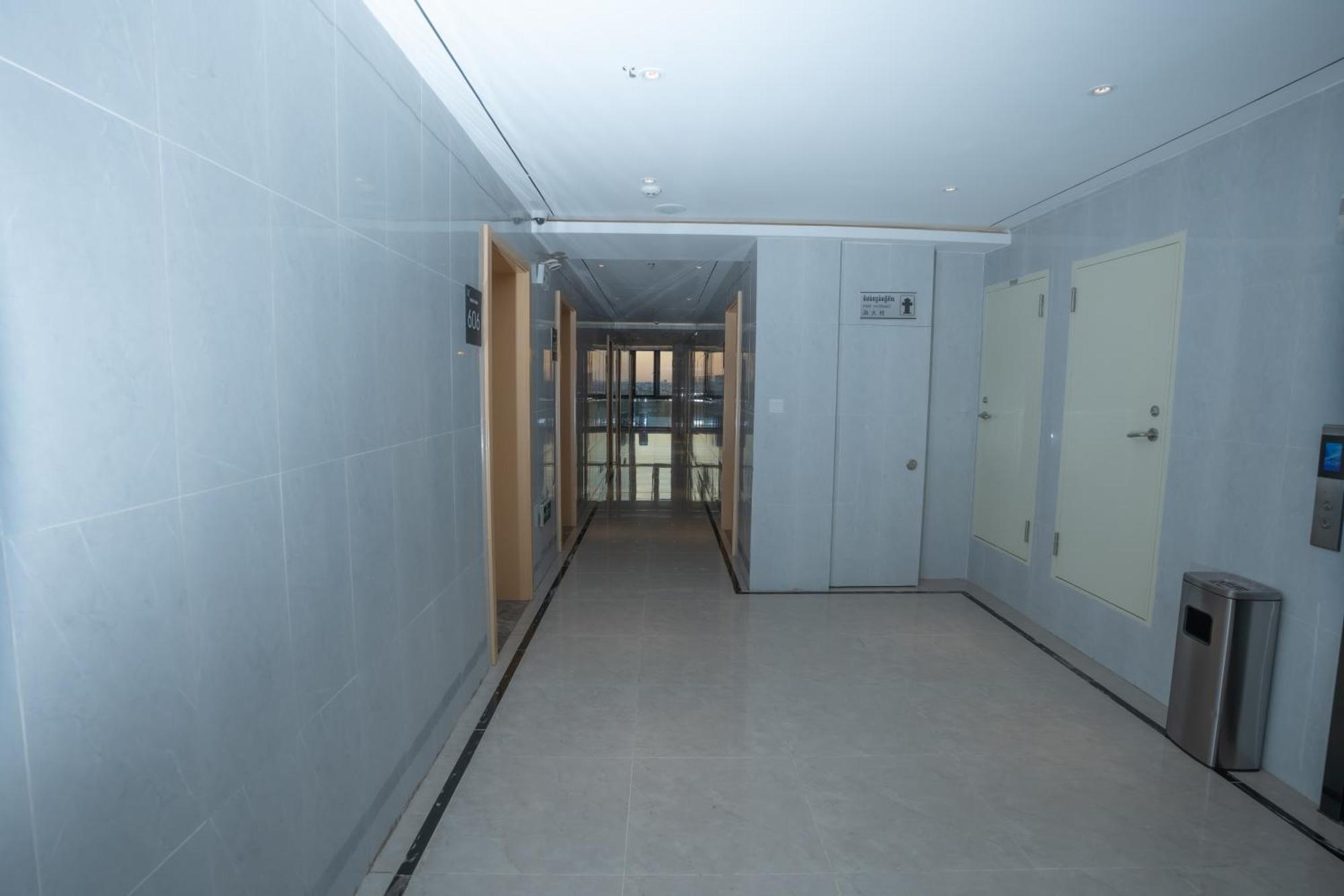 Ark Hotel Phnom Penh Bagian luar foto