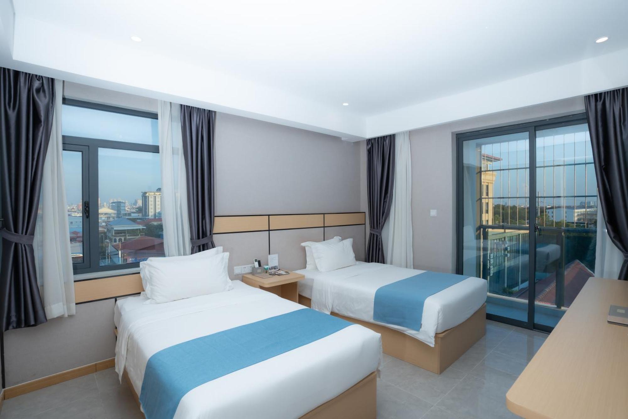 Ark Hotel Phnom Penh Bagian luar foto