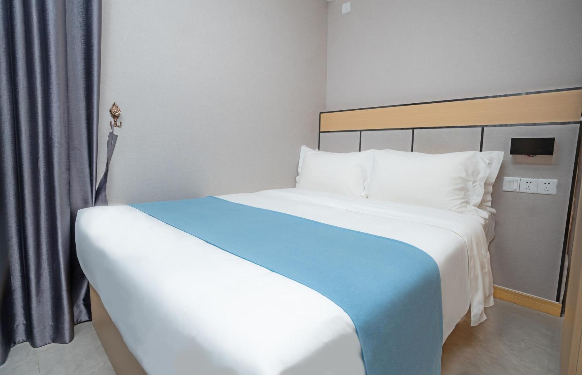 Ark Hotel Phnom Penh Bagian luar foto